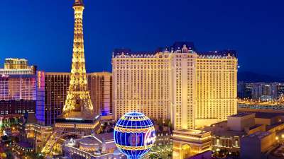 Các khách sạn lớn ở Las Vegas sử dụng mạng xã hội như thế nào?
